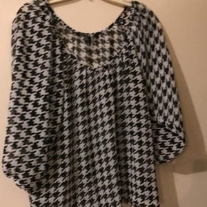 Used Forever 21 Women Polyester Three Quarter Sleeves Blouse Excellent Condition - Size Medium